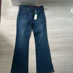Guess jeans, patch pockets, bootcut, dark washed